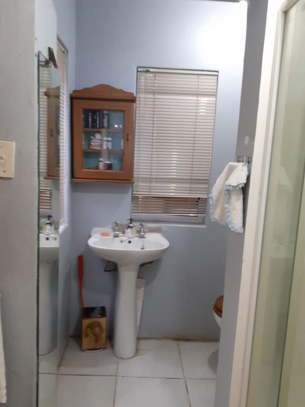8 Bedroom Property for Sale in Jongensfontein Western Cape
